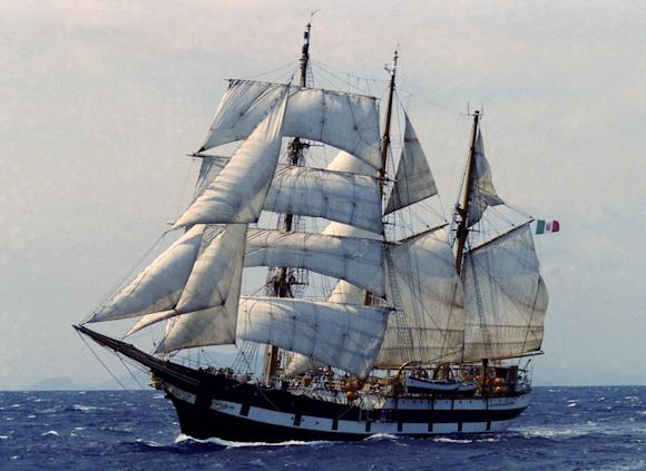 buque escuela de la armada italiana